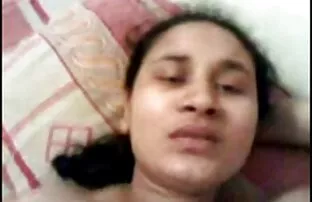 नई प्रेमिका के साथ पतली सूई चला वीडियो ओपन सेक्सी मूवी जाता है और उसे सिखाता है