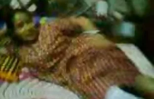 टी लड़की है, एक्स एक्स एक्स हिंदी मूवी सेक्सी दस्ताने में दूध देने से पहले उसे