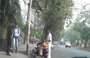 किशोर होमवर्क से ऊब जाते हैं इसलिए वे गोल्डन पेशाब खेलने के साथ प्रयोग करते अंग्रेजी सेक्सी एचडी मूवी हैं