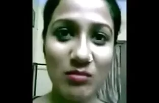 फूहड़ हो रही इंग्लिश ब्लू सेक्सी मूवी है