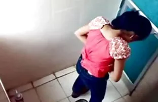 काले बालों वाली युवा पत्नी पति के सामने पहली विशाल हिंदी सेक्सी फिल्म फुल सफेद मुर्गा हो जाता है