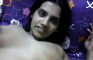 Аппетитная शिल्पा शेट्टी की सेक्सी मूवी LittleMissElle сосёт и трахается со своим дилдо по-собачьи
