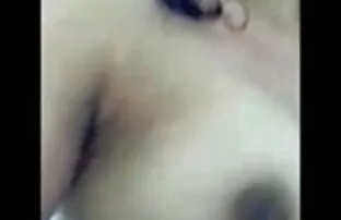 सेक्सी फूहड़ एक मुर्गा मरोड़ते ओके सेक्सी मूवी