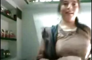 किशोरी, नौटंकी, हिंदी सेक्सी फुल मूवी चेक निवासी