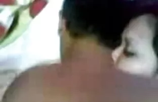 Stepdad Sneaks एचडी में सेक्सी मूवी से बेटी